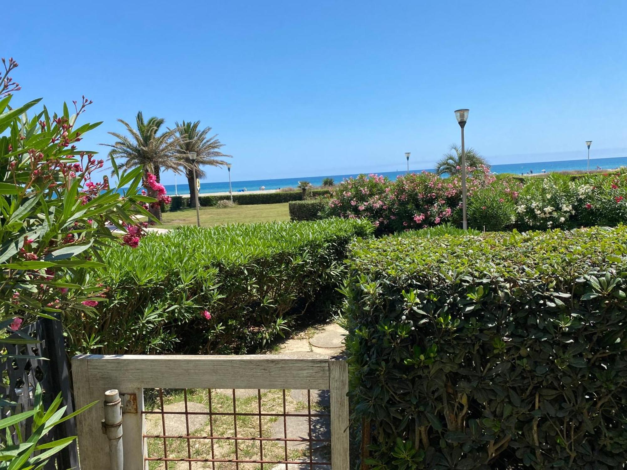 Les Pieds Dans L'Eau Apartment Canet-en-Roussillon Exterior photo